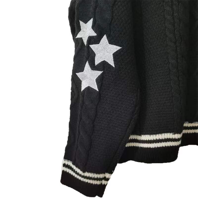 Cardigan oversize en maille torsadée brodée d'étoiles