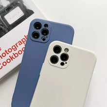 Charger l'image dans la galerie, Coque en silicone avec cordon pour iPhone