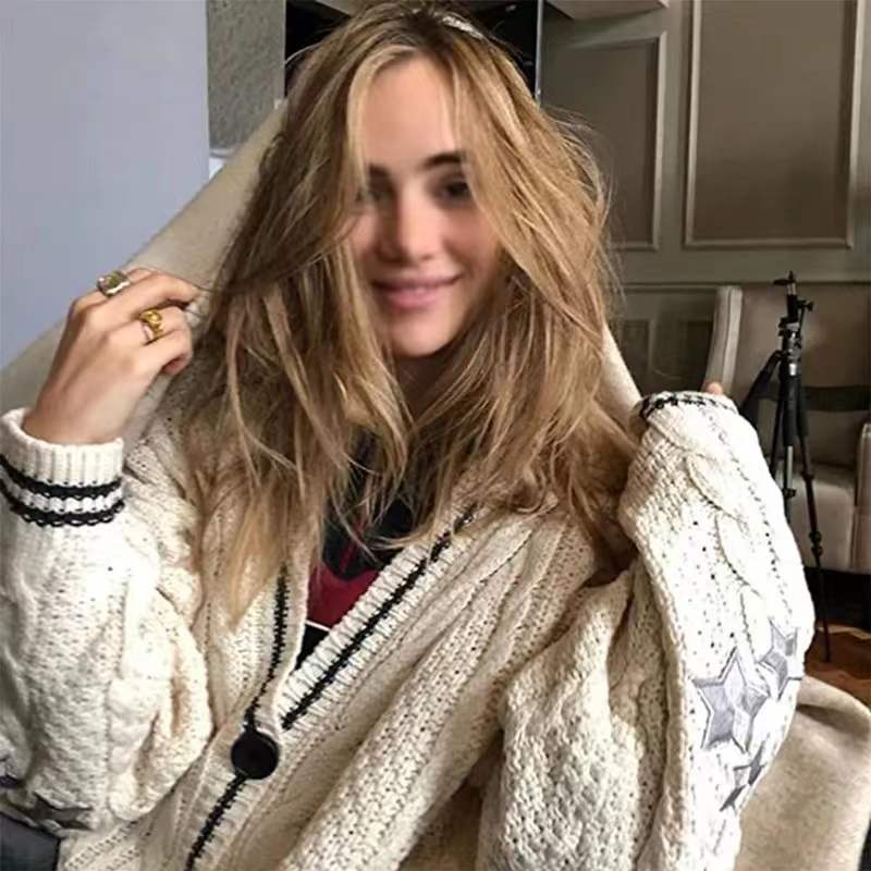 Cardigan oversize en maille torsadée brodée d'étoiles
