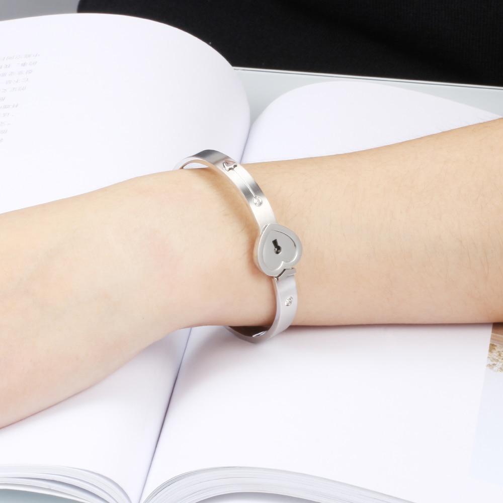 Nom personnalisé Bracelet cœur & pendentif clé pour les couples
