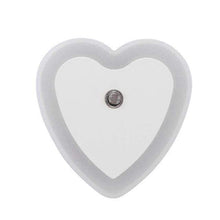 Charger l'image dans la galerie, Veilleuse de nuit LED photosensible automatique - Coeur blanc / EU Type - Night Lights