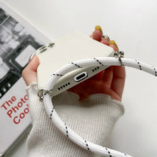 Charger l&#39;image dans la galerie, Coque en silicone avec cordon pour iPhone
