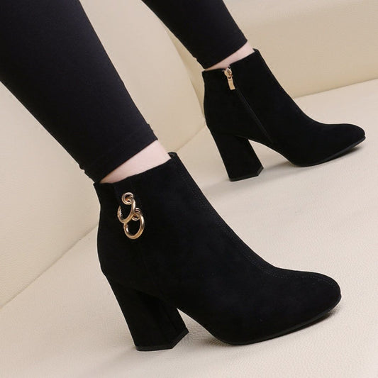 Botines de terciopelo con tacón alto